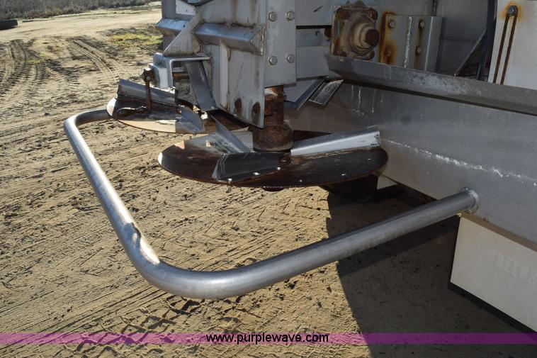 image for item J8483 1999 Chevrolet C7500 applicator truck