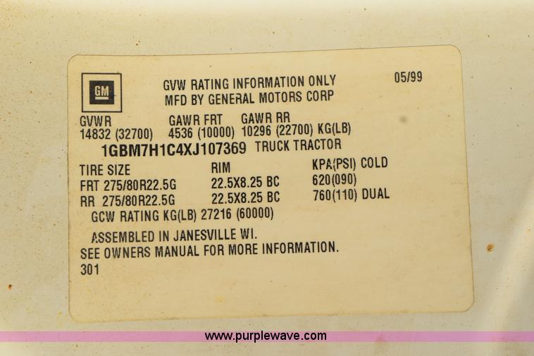 image for item J8483 1999 Chevrolet C7500 applicator truck