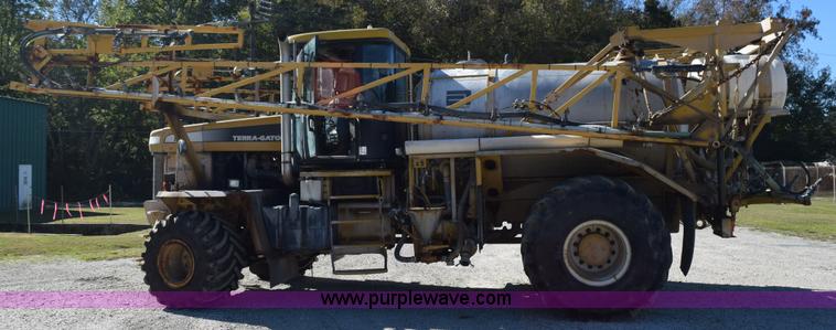 image for item J8485 2005 Ag-Chem TerraGator 8144 self-propelled sprayer