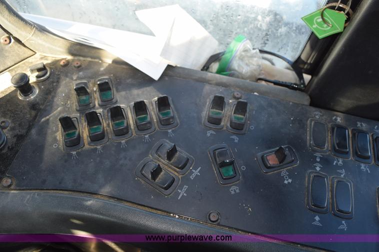 image for item J8485 2005 Ag-Chem TerraGator 8144 self-propelled sprayer