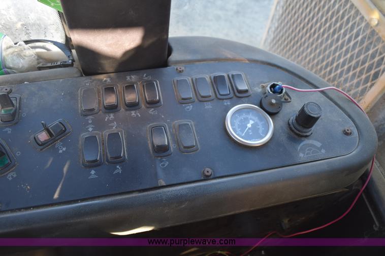 image for item J8485 2005 Ag-Chem TerraGator 8144 self-propelled sprayer