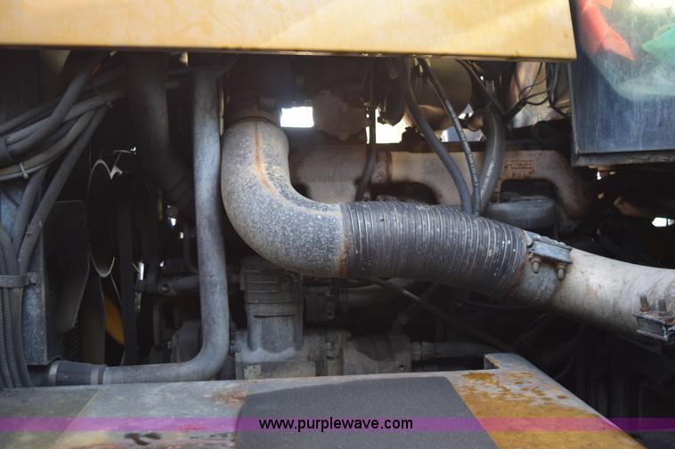 image for item J8485 2005 Ag-Chem TerraGator 8144 self-propelled sprayer