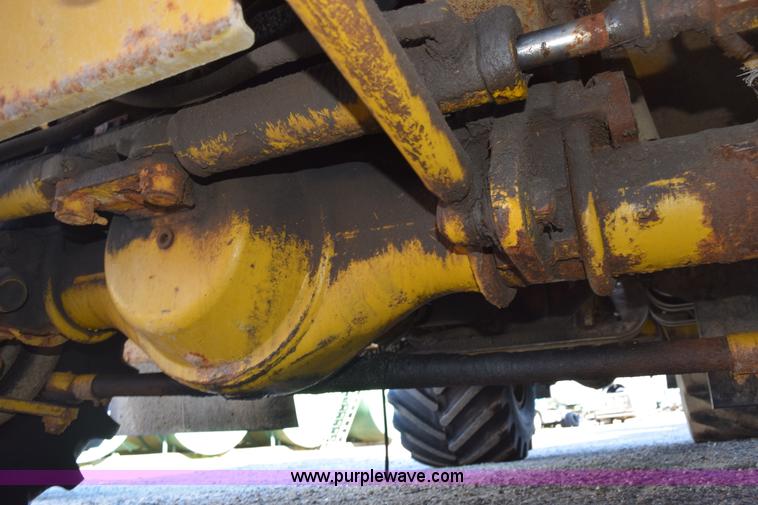 image for item J8485 2005 Ag-Chem TerraGator 8144 self-propelled sprayer