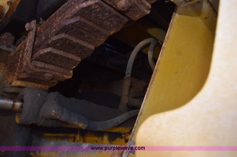 image for item J8485 2005 Ag-Chem TerraGator 8144 self-propelled sprayer