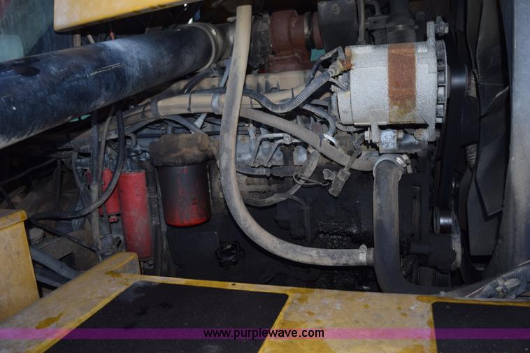 image for item J8485 2005 Ag-Chem TerraGator 8144 self-propelled sprayer