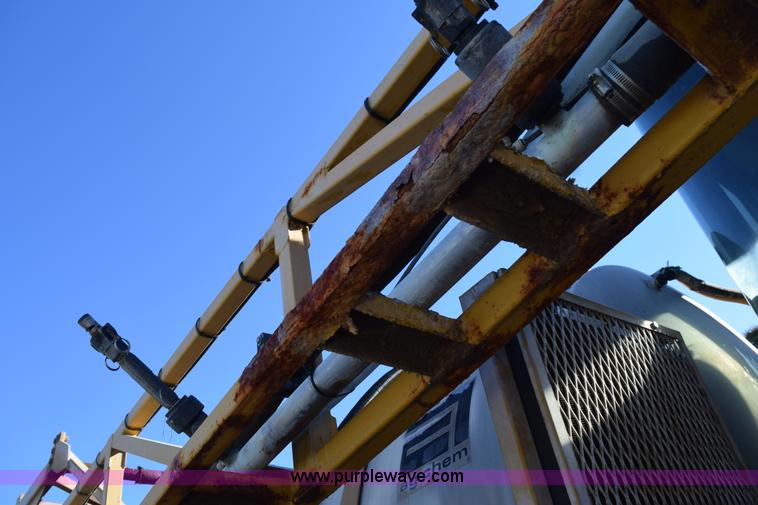 image for item J8485 2005 Ag-Chem TerraGator 8144 self-propelled sprayer