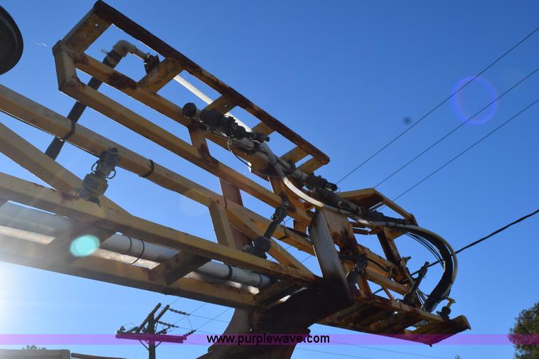 image for item J8485 2005 Ag-Chem TerraGator 8144 self-propelled sprayer