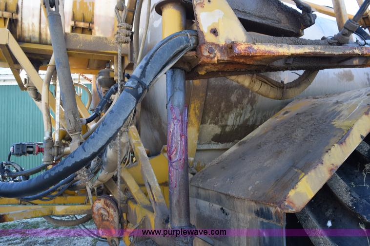 image for item J8485 2005 Ag-Chem TerraGator 8144 self-propelled sprayer