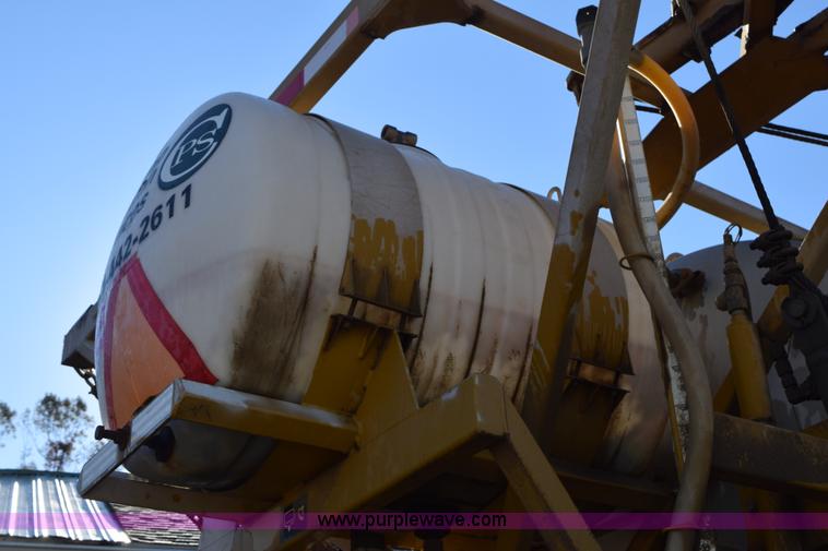 image for item J8485 2005 Ag-Chem TerraGator 8144 self-propelled sprayer