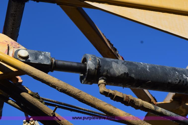 image for item J8485 2005 Ag-Chem TerraGator 8144 self-propelled sprayer