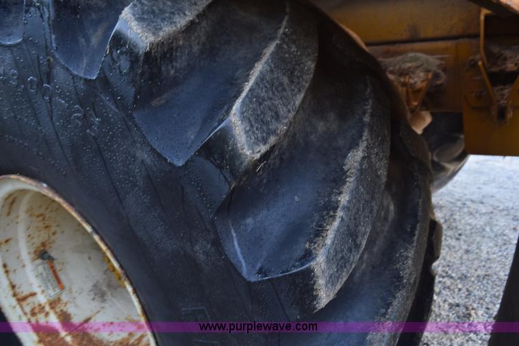 image for item J8485 2005 Ag-Chem TerraGator 8144 self-propelled sprayer