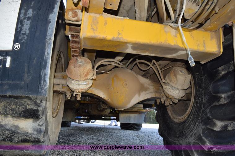 image for item J8485 2005 Ag-Chem TerraGator 8144 self-propelled sprayer