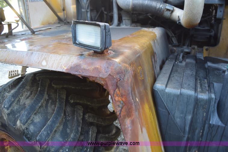 image for item J8485 2005 Ag-Chem TerraGator 8144 self-propelled sprayer