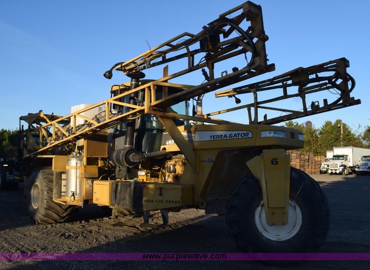 image for item J8486 2000 Ag-Chem TerraGator 8103 self-propelled sprayer