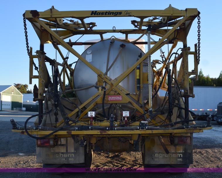 image for item J8486 2000 Ag-Chem TerraGator 8103 self-propelled sprayer