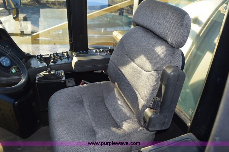 image for item J8486 2000 Ag-Chem TerraGator 8103 self-propelled sprayer