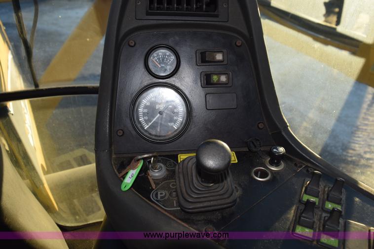 image for item J8486 2000 Ag-Chem TerraGator 8103 self-propelled sprayer