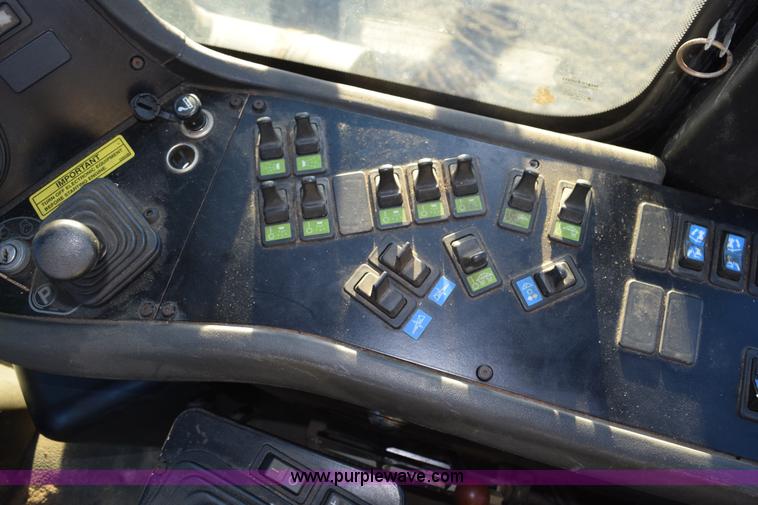 image for item J8486 2000 Ag-Chem TerraGator 8103 self-propelled sprayer