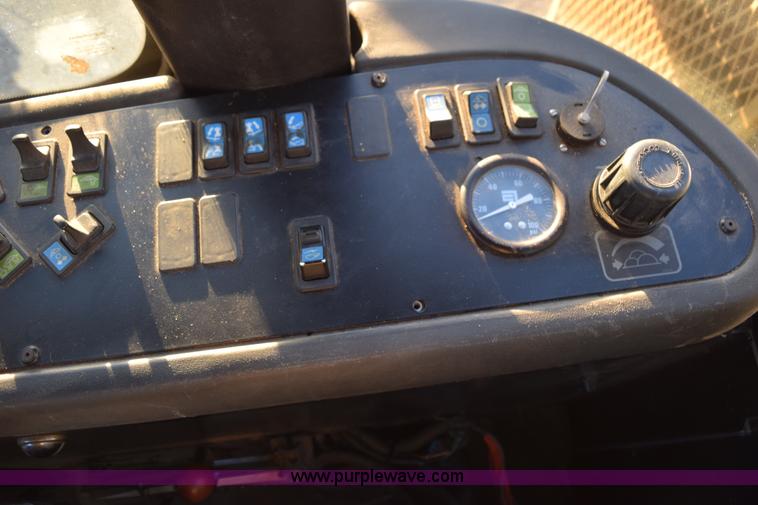 image for item J8486 2000 Ag-Chem TerraGator 8103 self-propelled sprayer