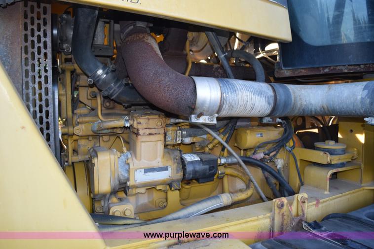 image for item J8486 2000 Ag-Chem TerraGator 8103 self-propelled sprayer