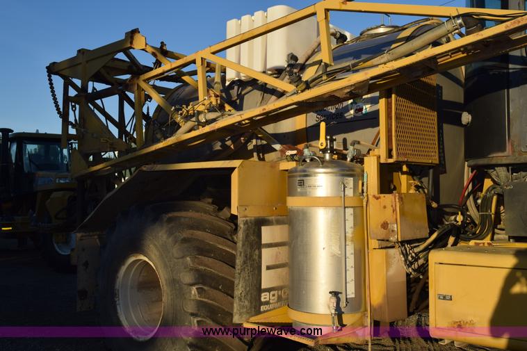 image for item J8486 2000 Ag-Chem TerraGator 8103 self-propelled sprayer