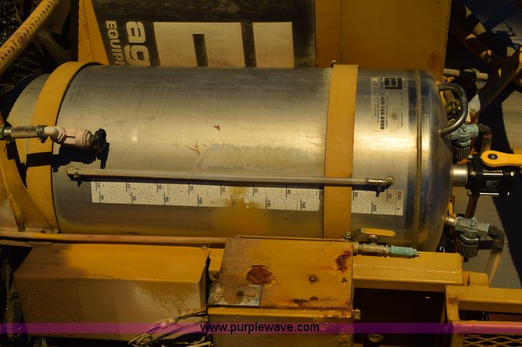 image for item J8486 2000 Ag-Chem TerraGator 8103 self-propelled sprayer