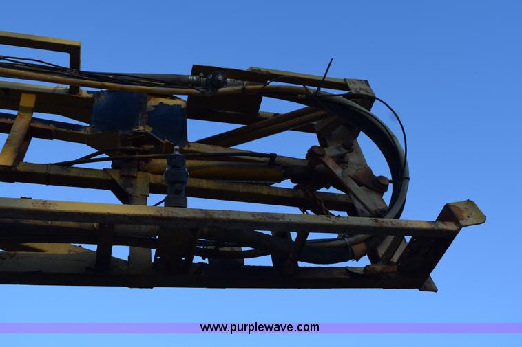 image for item J8486 2000 Ag-Chem TerraGator 8103 self-propelled sprayer