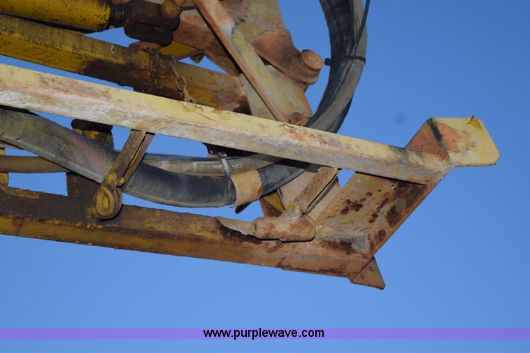 image for item J8486 2000 Ag-Chem TerraGator 8103 self-propelled sprayer