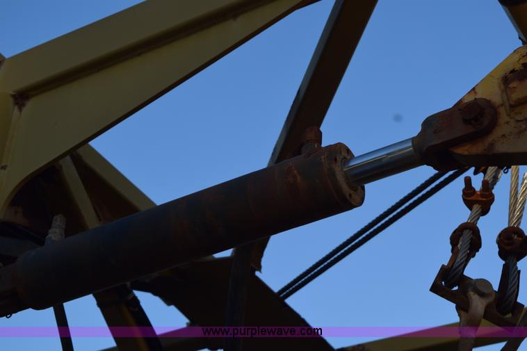 image for item J8486 2000 Ag-Chem TerraGator 8103 self-propelled sprayer