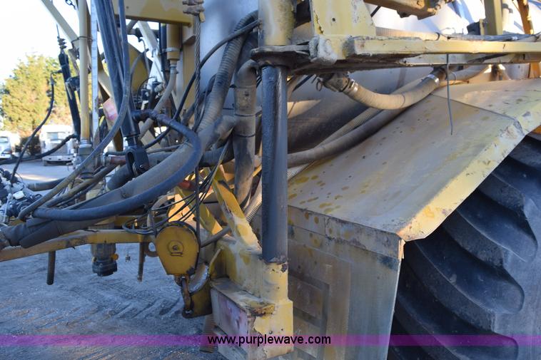 image for item J8486 2000 Ag-Chem TerraGator 8103 self-propelled sprayer