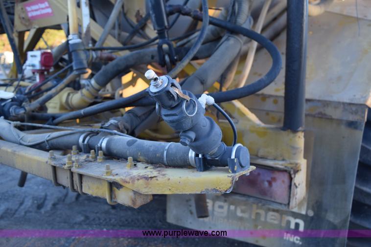 image for item J8486 2000 Ag-Chem TerraGator 8103 self-propelled sprayer