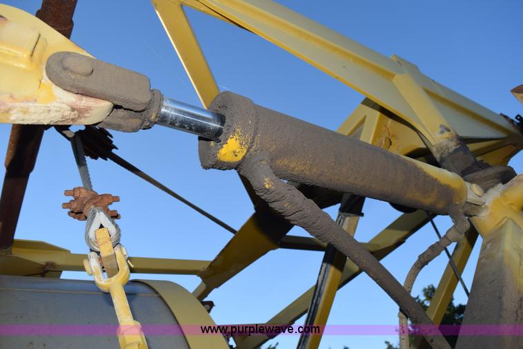 image for item J8486 2000 Ag-Chem TerraGator 8103 self-propelled sprayer