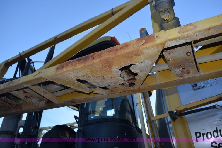 image for item J8486 2000 Ag-Chem TerraGator 8103 self-propelled sprayer