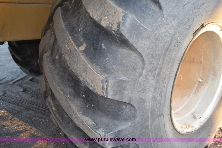 image for item J8486 2000 Ag-Chem TerraGator 8103 self-propelled sprayer