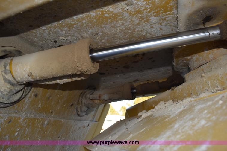 image for item J8486 2000 Ag-Chem TerraGator 8103 self-propelled sprayer