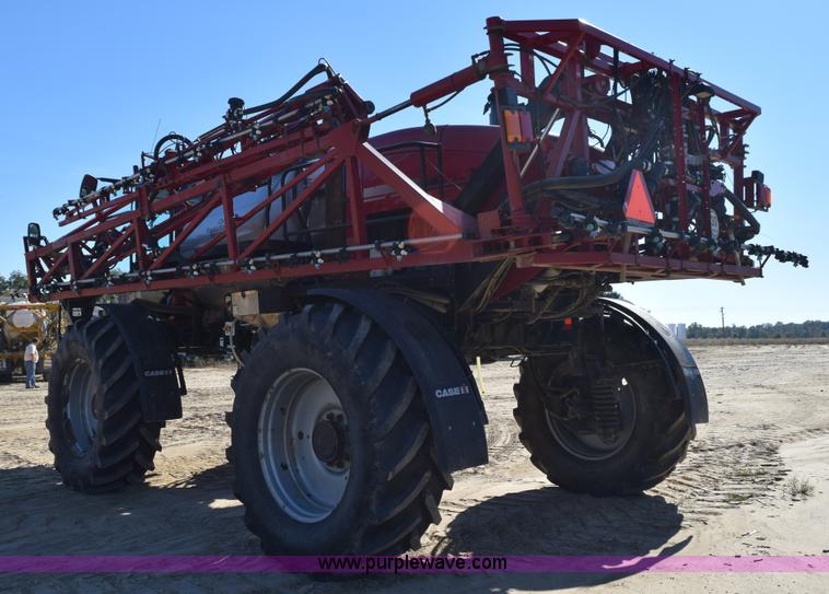 image for item J8491 2010 Case IH 4420 self-propelled sprayer