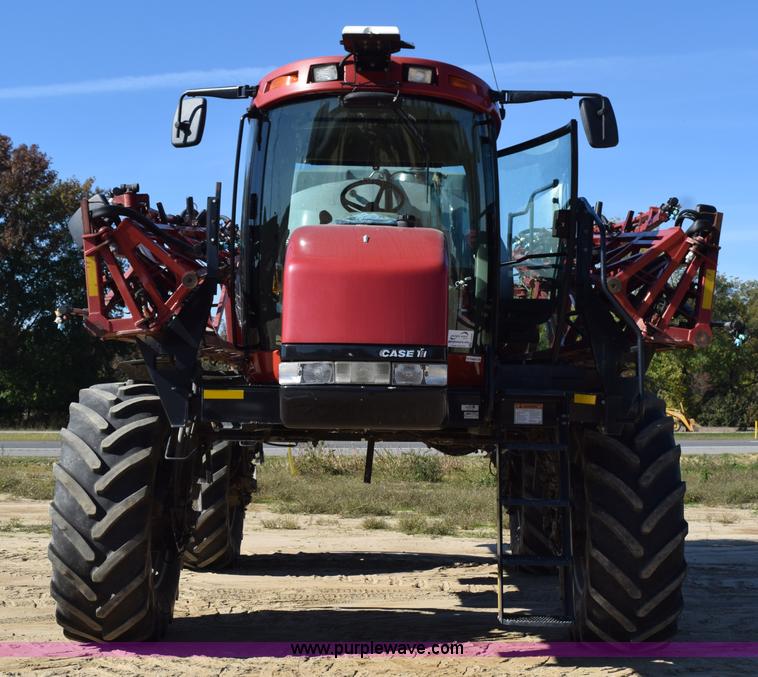 image for item J8491 2010 Case IH 4420 self-propelled sprayer