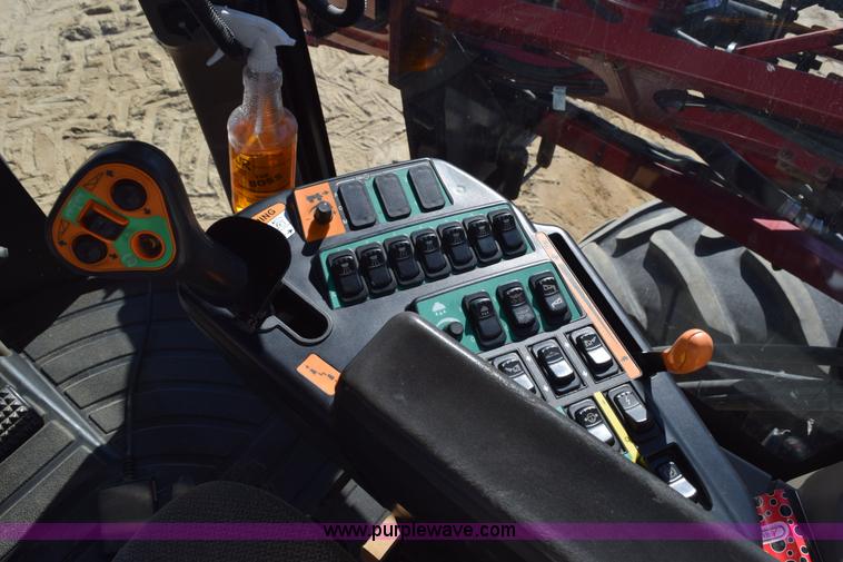 image for item J8491 2010 Case IH 4420 self-propelled sprayer