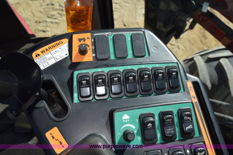 image for item J8491 2010 Case IH 4420 self-propelled sprayer