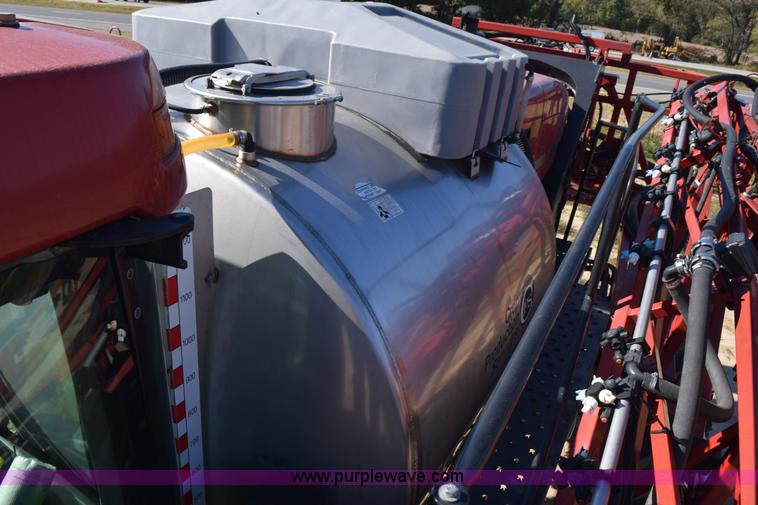 image for item J8491 2010 Case IH 4420 self-propelled sprayer