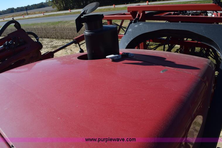 image for item J8491 2010 Case IH 4420 self-propelled sprayer