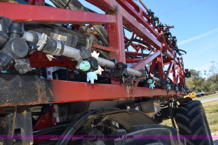 image for item J8491 2010 Case IH 4420 self-propelled sprayer