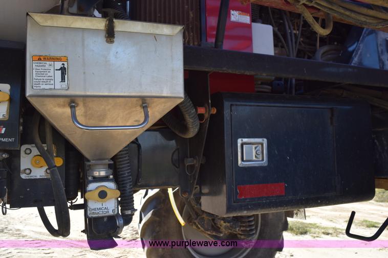 image for item J8491 2010 Case IH 4420 self-propelled sprayer