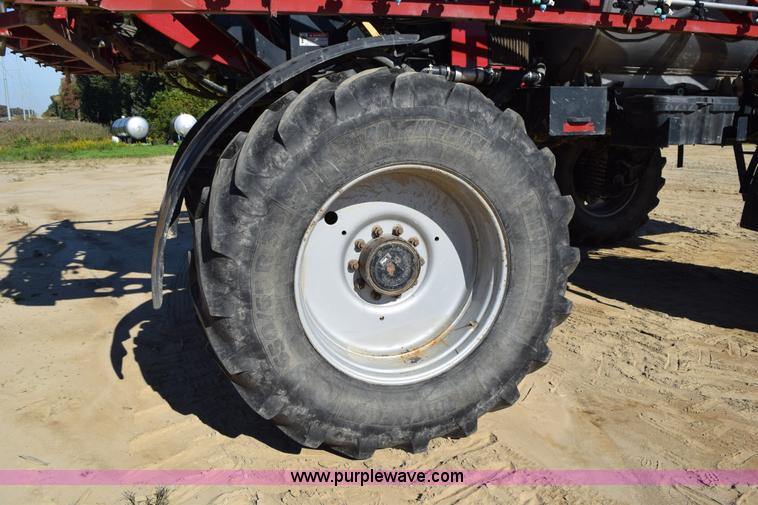 image for item J8491 2010 Case IH 4420 self-propelled sprayer