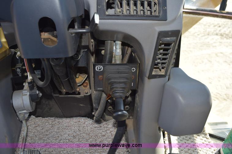 image for item J8492 2007 Ag-Chem TerraGator 6203 self-propelled sprayer