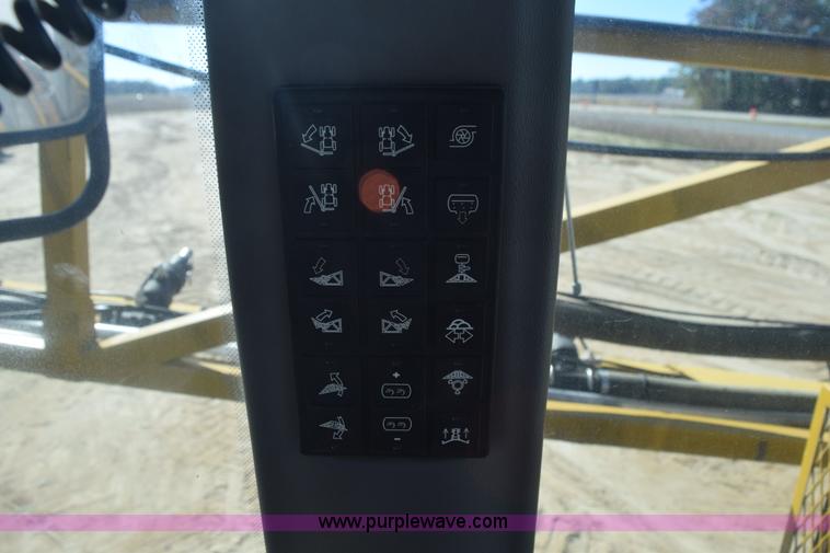 image for item J8492 2007 Ag-Chem TerraGator 6203 self-propelled sprayer