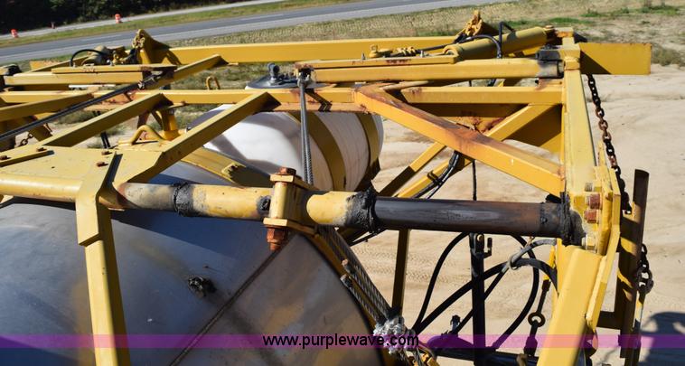 image for item J8492 2007 Ag-Chem TerraGator 6203 self-propelled sprayer