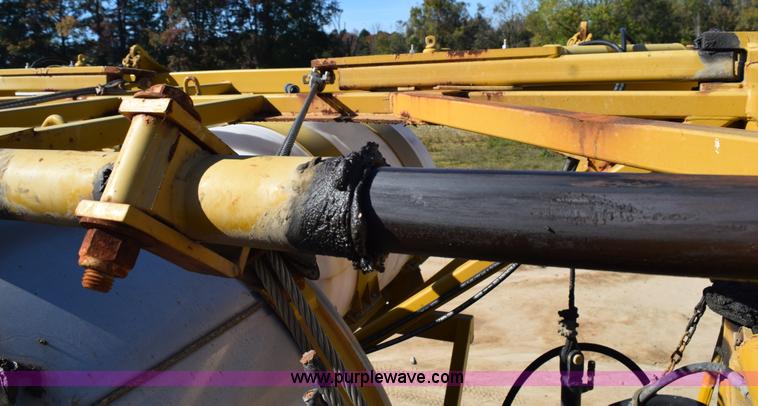 image for item J8492 2007 Ag-Chem TerraGator 6203 self-propelled sprayer