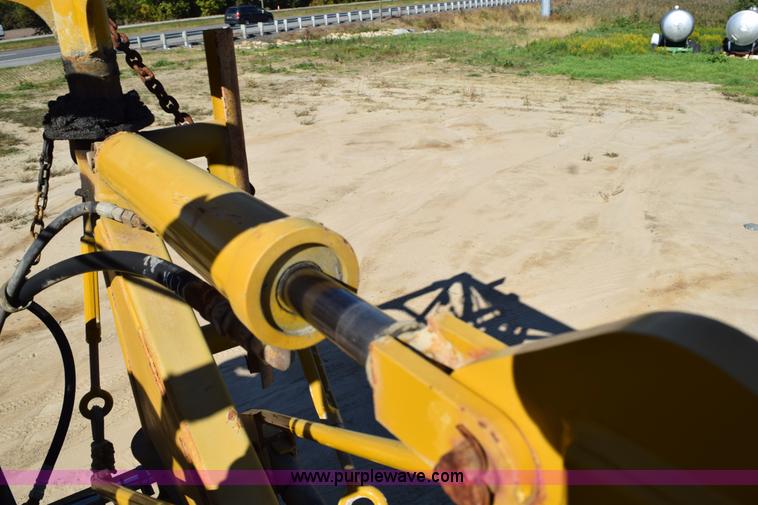 image for item J8492 2007 Ag-Chem TerraGator 6203 self-propelled sprayer