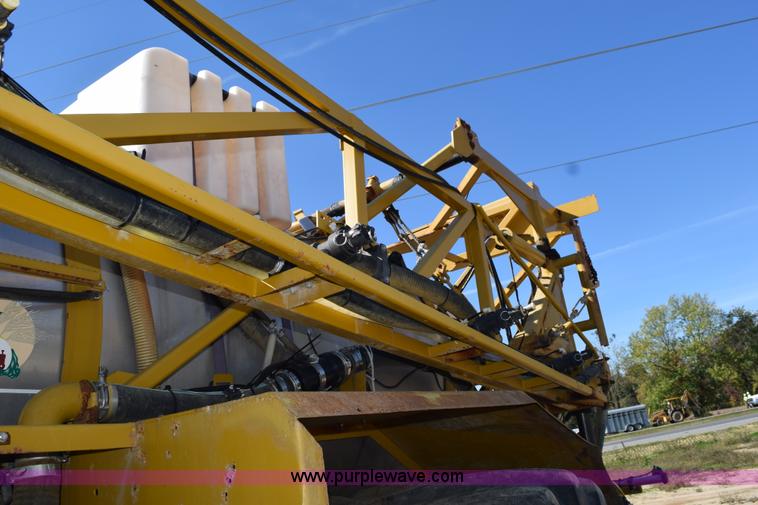 image for item J8492 2007 Ag-Chem TerraGator 6203 self-propelled sprayer